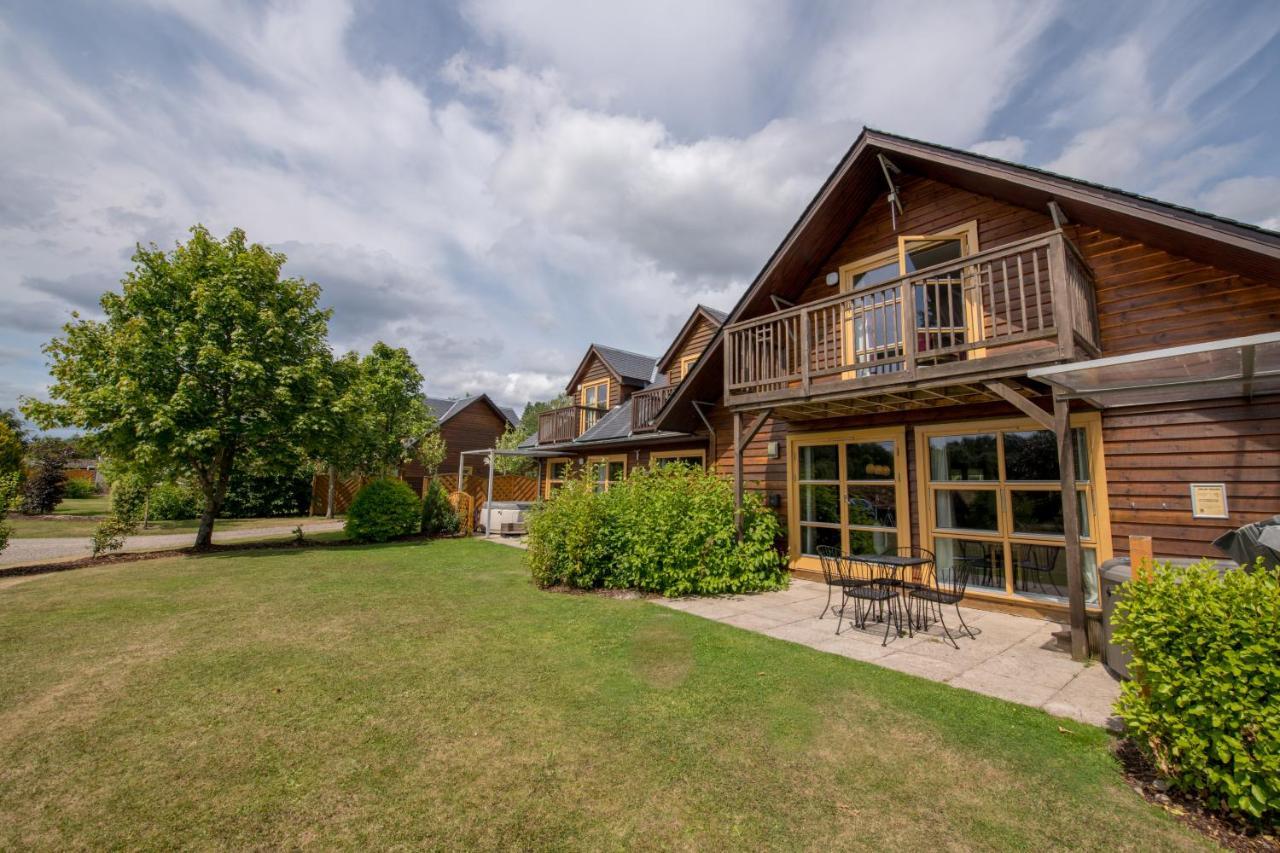 Lodge Loch Lomond Waterfront Luxury *