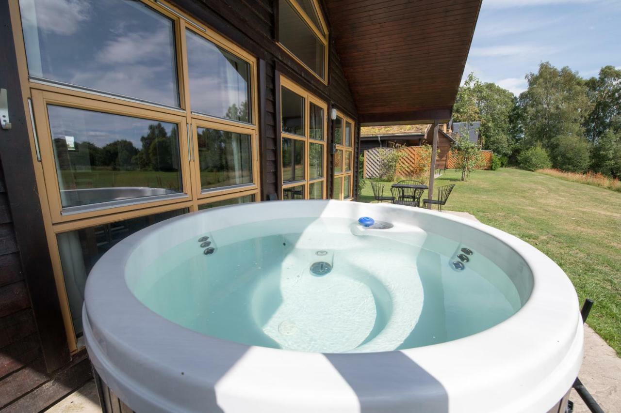 Деревянный коттедж Loch Lomond Waterfront Luxury *